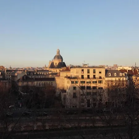Schoener Romantischer Blick Auf Seine By Interhome Paris