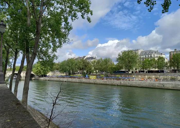 Apartment Schoener Romantischer Blick Auf Seine By Interhome *