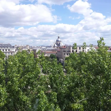 Schoener Romantischer Blick Auf Seine By Interhome פריז