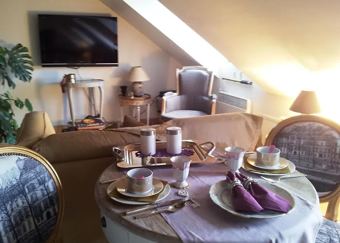 דירה Schoener Romantischer Blick Auf Seine By Interhome