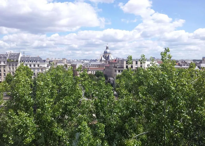 Schoener Romantischer Blick Auf Seine By Interhome פריז